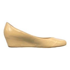 högl d42 lakk beige telitalpú 42