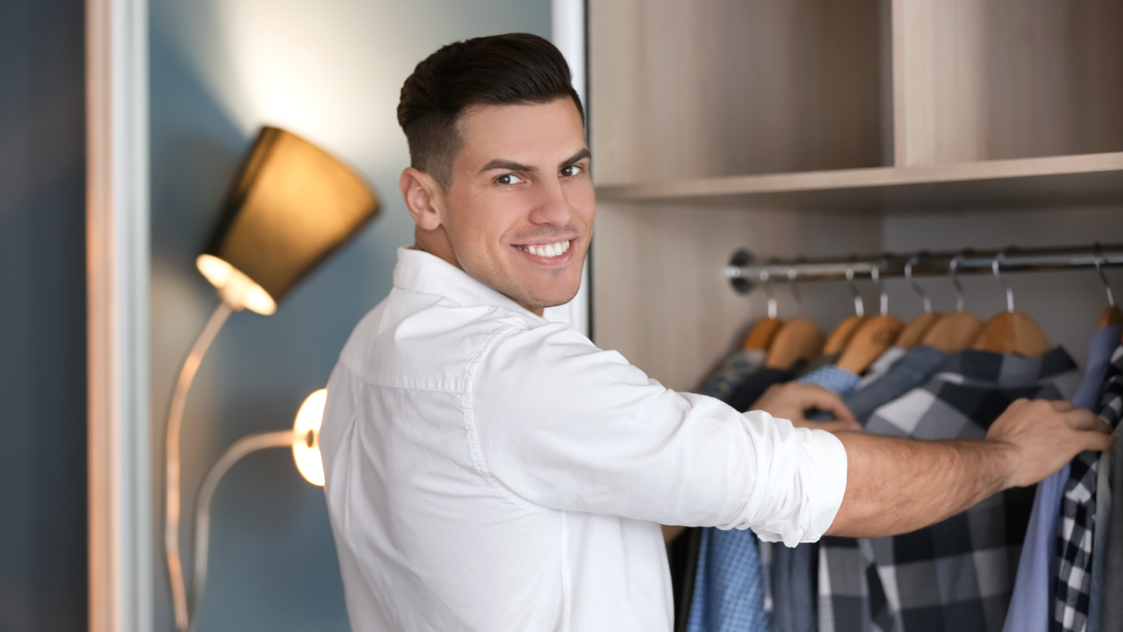 Óriási ötletek kapszulagardrób kialakításához - avagy egyszerű de nagyszerű megoldások egy férfi min